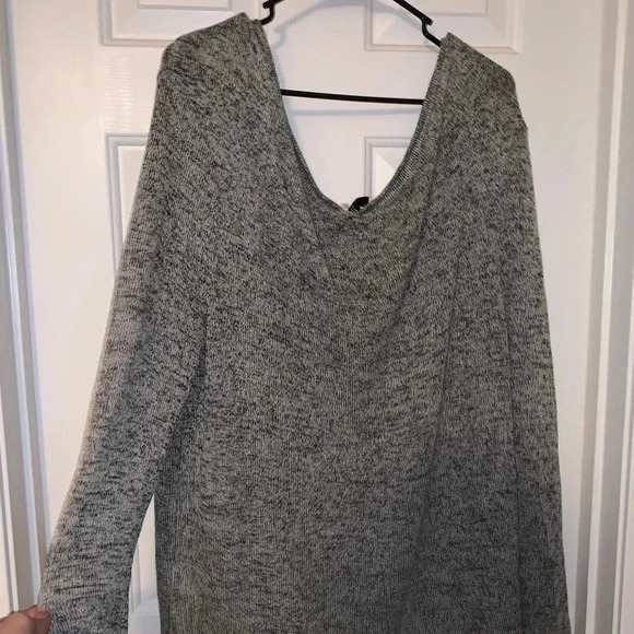 🌟Gray Crew Neck Sweater🌟 - Picture 3 of 3